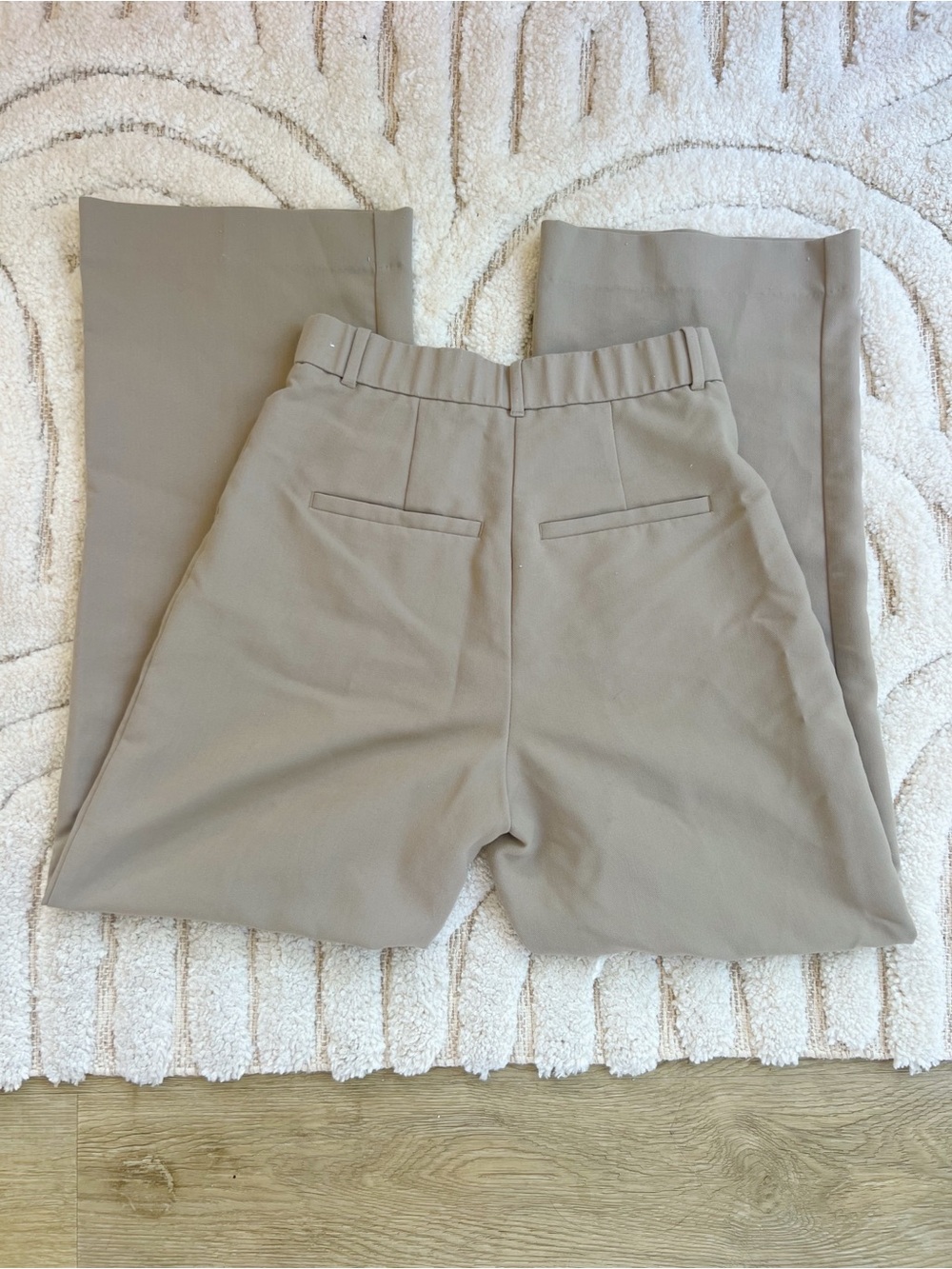 Abercrombie Sloane Pant ✨ - Picture 2 of 3